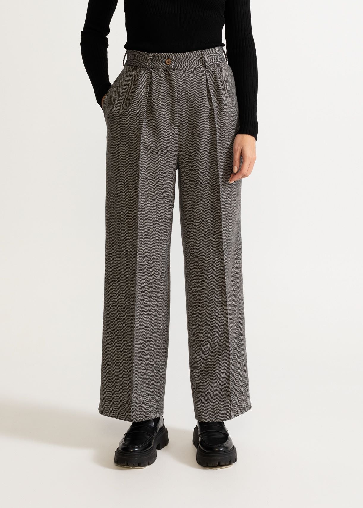 STRAIGHT LEG TROUSERS